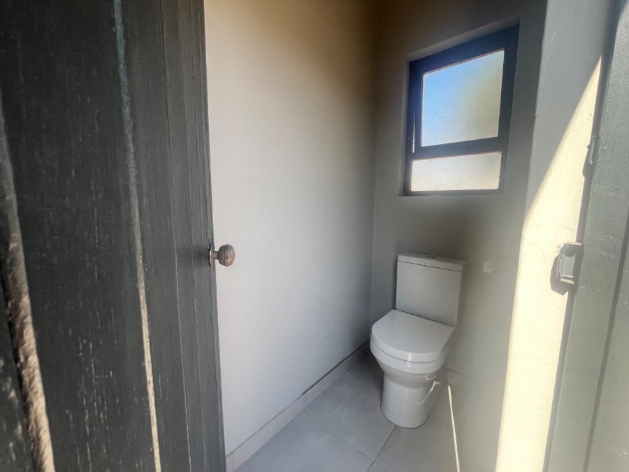 To Let 4 Bedroom Property for Rent in Dormehls Drift Western Cape